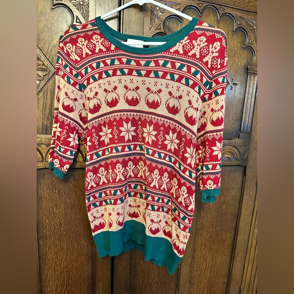 Cozy Unique Vintage  Holiday Women's Sweater in Red and Green, Size L